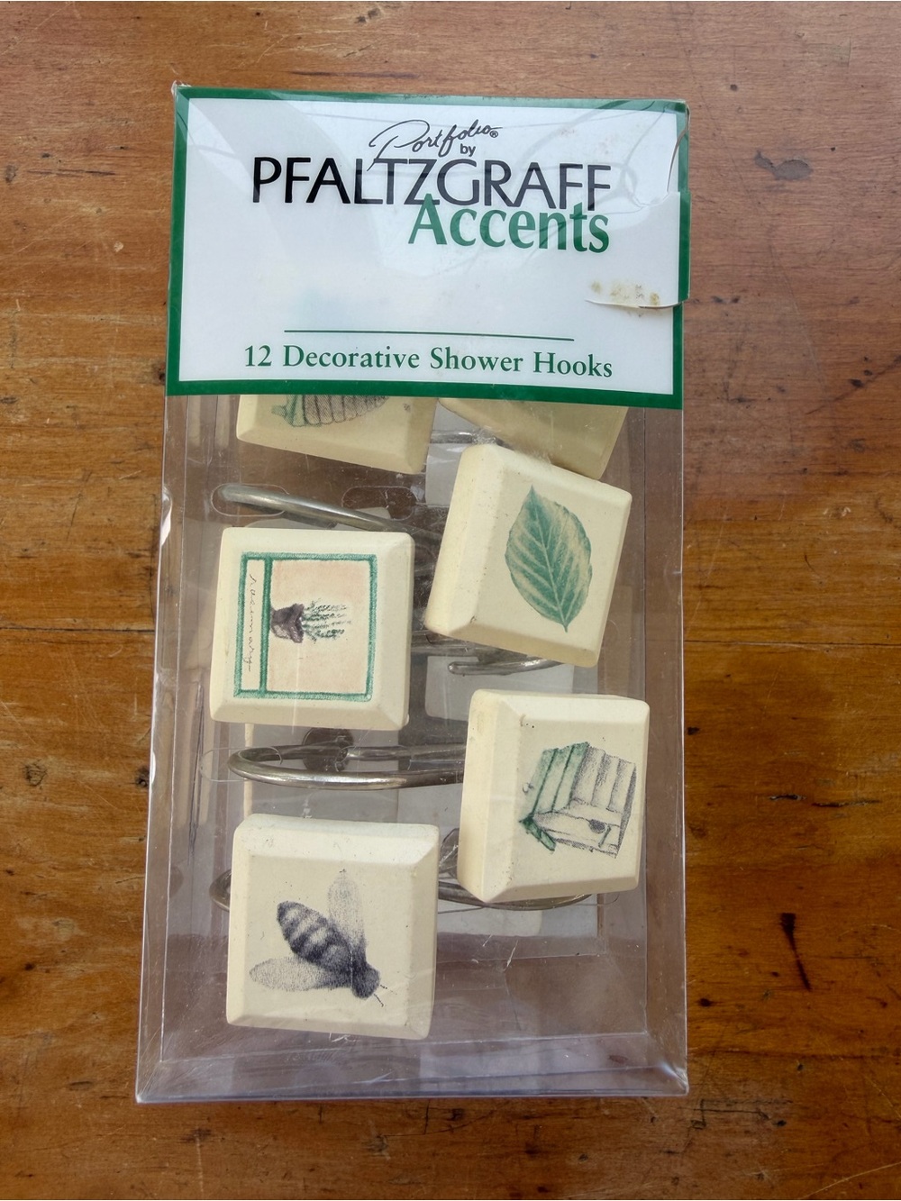 NIP Pfaltzgraff Accents Naturewood 12 Decorative Shower Hooks Bee Leaf Birdhouse